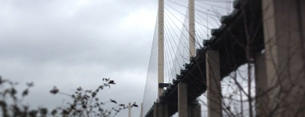 Queen Elizabeth II Bridge is one of Concrete Society Award winners.