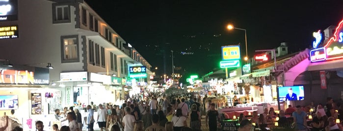 Çarşı is one of Lugares favoritos de TT.