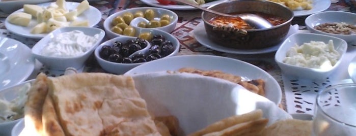 Van Kahvalti Bahcesi is one of Posti che sono piaciuti a Diyar.