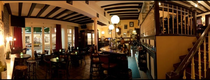 The Shamrock Inn - Irish Craft Beer Bar is one of Maria'nın Beğendiği Mekanlar.