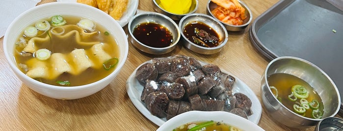 대왕김밥 is one of 김밥&떡볶이.