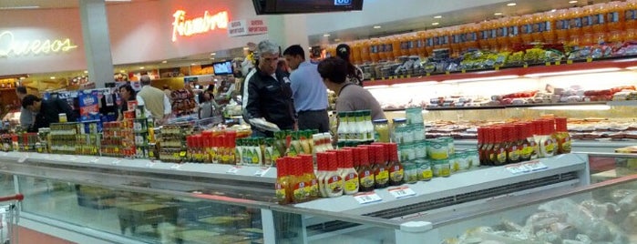 Tienda Inglesa is one of Locais curtidos por RICHIE'S MVD.