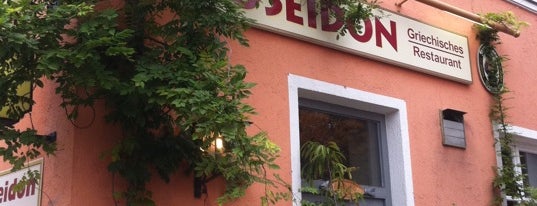 Restaurant Poseidon is one of Lieux qui ont plu à Sue.