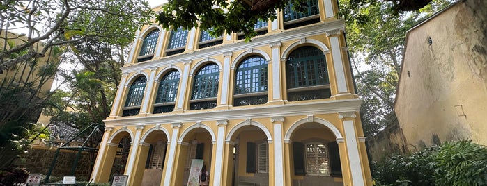 Sir Robert Ho Tung Library is one of World Heritage.