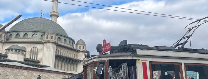 Taksim Tramvay Durağı is one of Rugi 2.