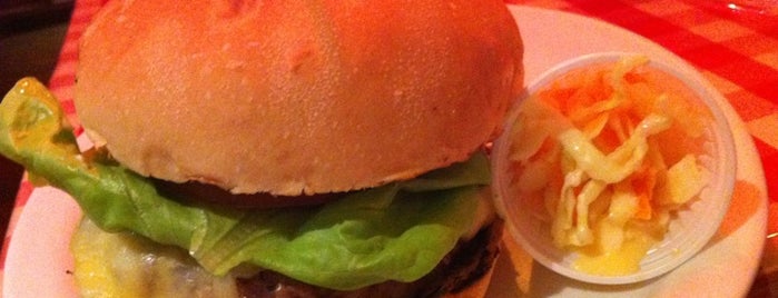 St. Louis Burger is one of Tempat yang Disukai Victor.