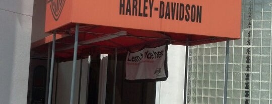 Savannah Harley-Davidson is one of Lugares favoritos de Chester.