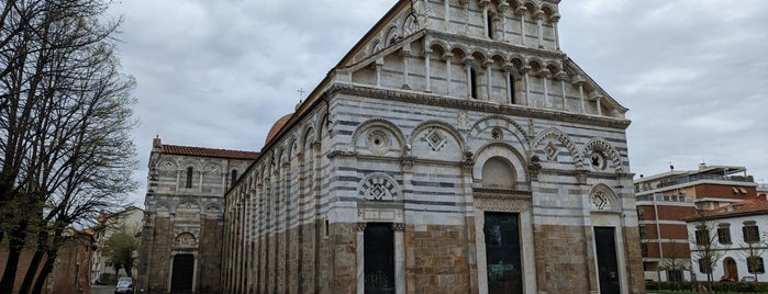 Piazza San Paolo a Ripa d'Arno is one of Pisa romantic places for vacations in tuscany.