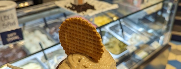 Badiani 1932 Notting Hill is one of London Ice Cream.