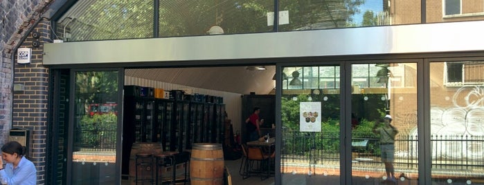 Mother Kelly's Bottle Shop and Tap Room is one of GB - London.