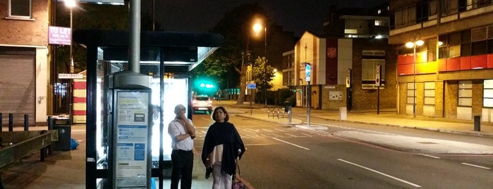 Elephant and Castle Bus Stop (Z) - London College of Communication is one of To Try - Elsewhere12.