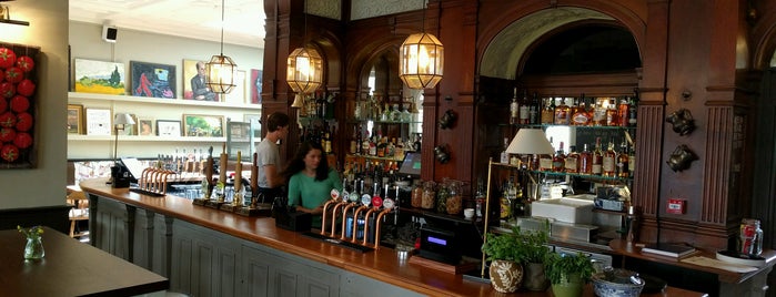 The Lillie Langtry is one of สถานที่ที่ Victoria ถูกใจ.