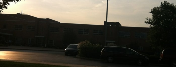 Bishop Shanahan High School is one of Tempat yang Disukai Lorraine-Lori.