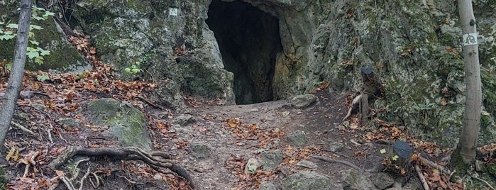 János-hegyi átjáró barlang is one of Budai hegység/Pilis.