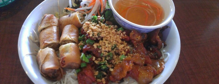 Pho Van Vietnamese Cuisine is one of Locais salvos de John.