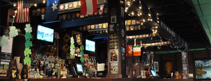 Hibernia Irish Tavern is one of Tempat yang Disukai Courtney.