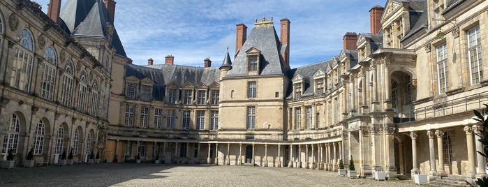 Château de Fontainebleau is one of TMP.