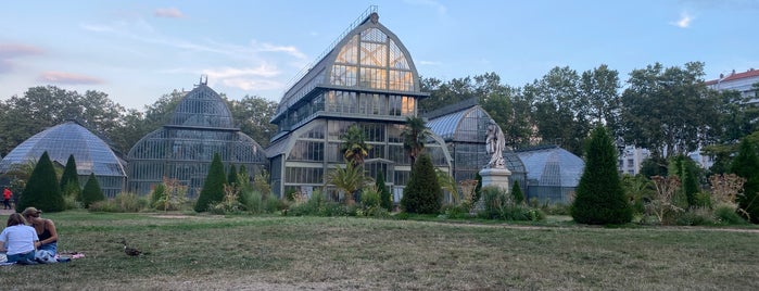 Jardin Botanique is one of Serres et verrières🌿.