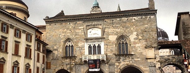 Piazza Vecchia is one of Bergamo.