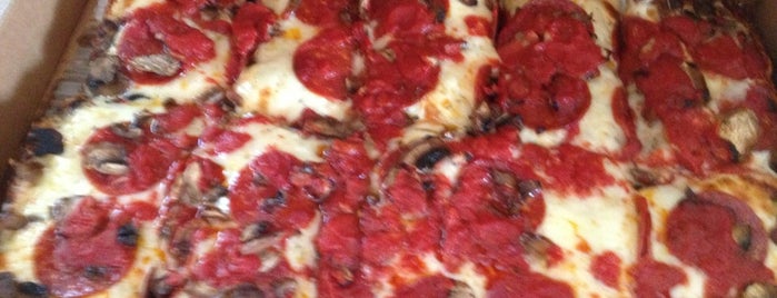 Cloverleaf Pizza is one of Bars / Food to Try.