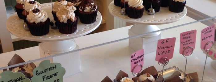 The Candy Store & ThimbleCakes is one of No town like O-Town: Nut-free.