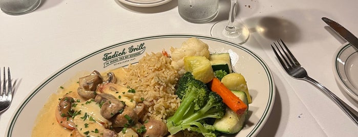 Tadich Grill is one of Lucia's Saved Places.