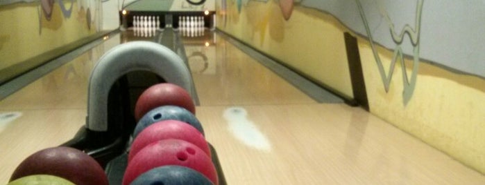 Bowling Bar is one of Lutzkaさんのお気に入りスポット.