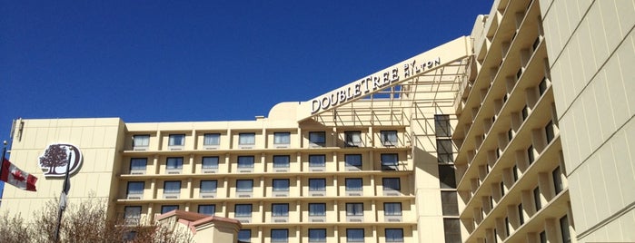 DoubleTree by Hilton Hotel Denver is one of Tempat yang Disukai Heath.