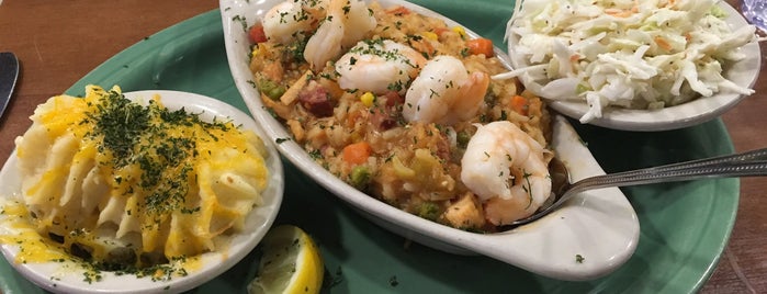 Gulf Shores Restaurant & Grill is one of Orte, die Lunette gefallen.