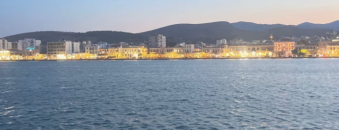 Μπούρτζι is one of Chios.