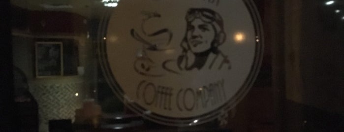 Joe Maxx Coffee Company is one of Tempat yang Disukai Gregg.