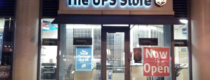The UPS Store is one of Locais salvos de New York.