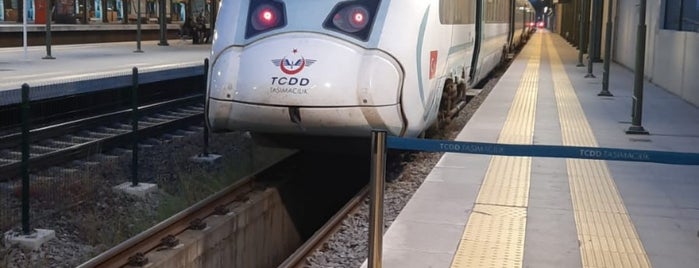 Gebze Garı is one of Tren İstasyonları.