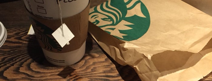 Starbucks is one of Orte, die Francisca gefallen.