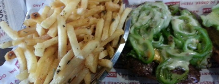 Smashburger is one of Gespeicherte Orte von Jennifer.