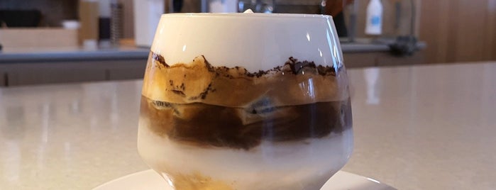 Seogyo Rotary Coffee Bar is one of [서울 강북] 마포/서대문.