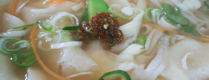 미러칼국수 is one of Noodle.