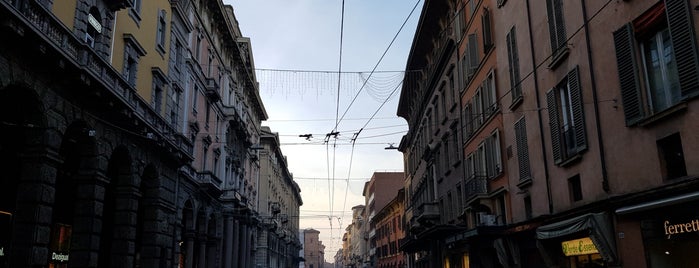 Via Rizzoli is one of Bolonha.