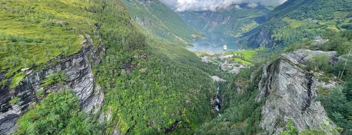 Flydalsjuvet is one of Geirangerfjord.