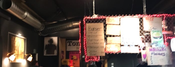Tommi's Burger Joint is one of Cl.