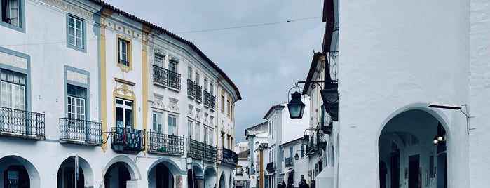 Évora is one of Cidades Visitadas.