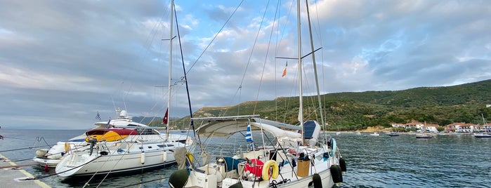 Πλατανιά Beach is one of Pelion.