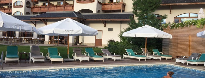 Kempinski Swimming Pool is one of Oxana’s Liked Places.