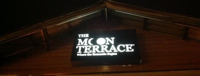 The Moon Terrace is one of Vee'nin Kaydettiği Mekanlar.