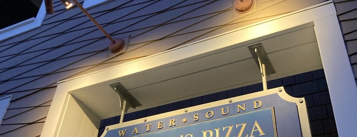 Bruno's Pizza Watersound Beach is one of สถานที่ที่ BJ ถูกใจ.