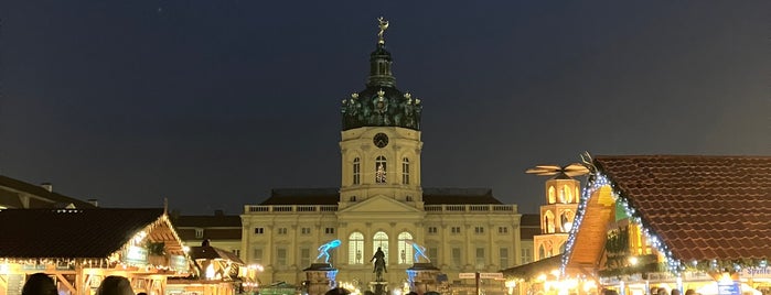 Weihnachtsmarkt vor dem Schloss Charlottenburg is one of Berlin erleben - Konzerte, Theater, Sport & Events.