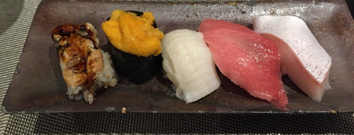 Endo Sushi is one of Lugares favoritos de phongthon.