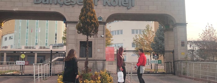 Bahçeşehir Koleji is one of Lugares favoritos de Mesut.