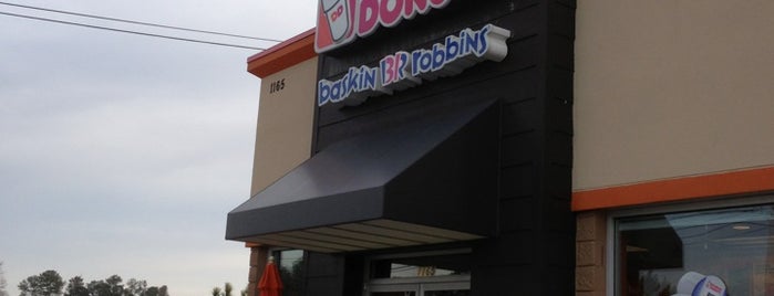 Dunkin' is one of Lieux qui ont plu à barbee.
