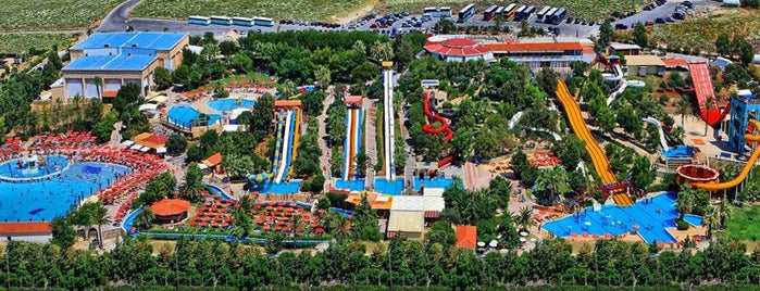 Watercity Waterpark is one of Parcs à thèmes ou attractions.